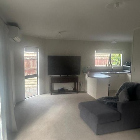 Raceway Getaway Villa New Plymouth Bagian luar foto