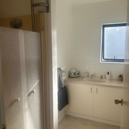 Raceway Getaway Villa New Plymouth Bagian luar foto