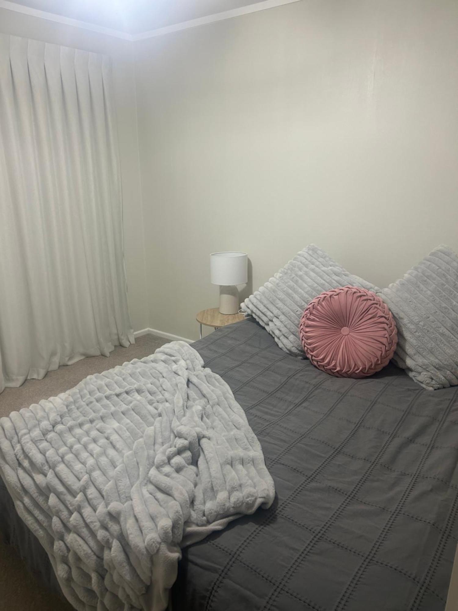 Raceway Getaway Villa New Plymouth Bagian luar foto